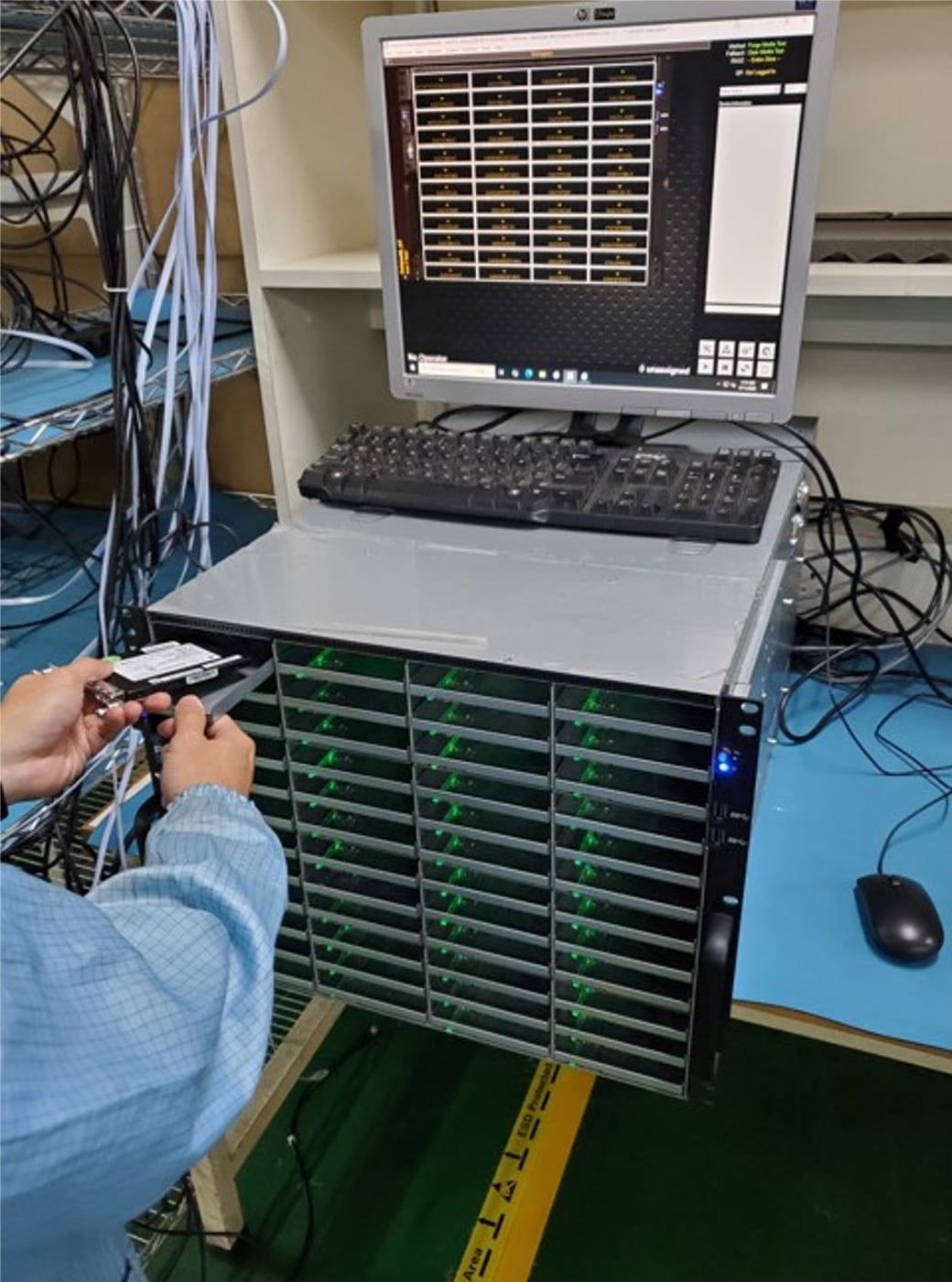 Reconext repairs and refurbishes laptops