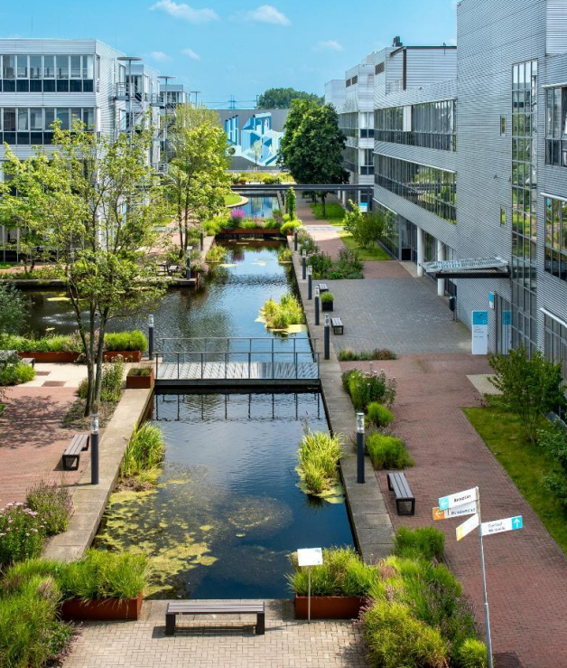 Reconext repairs and refurbishes laptops